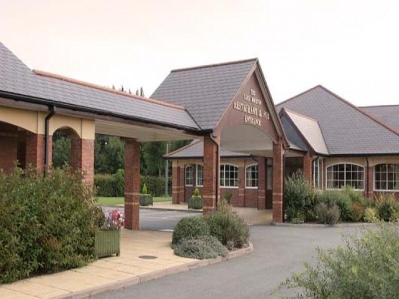 Moreton Park Hotel Chirk Buitenkant foto