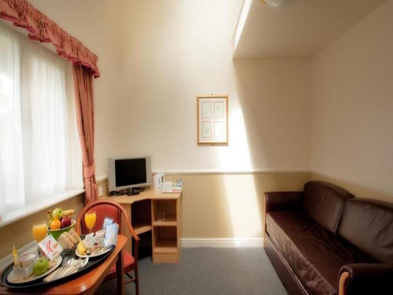 Moreton Park Hotel Chirk Buitenkant foto