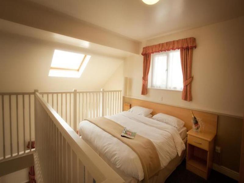 Moreton Park Hotel Chirk Buitenkant foto